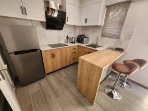 3 min walk to beach! New ground floor apt